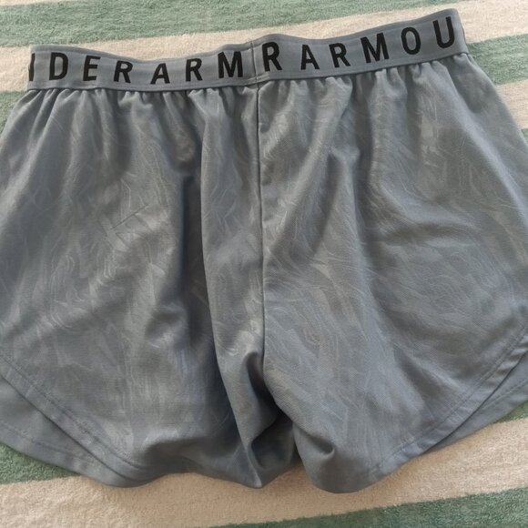 NWOT UNDER ARMOUR GRAY PATTERNED ATHLETIC / GYM SHORTS, SIZE "L" - Picture 2 of 14